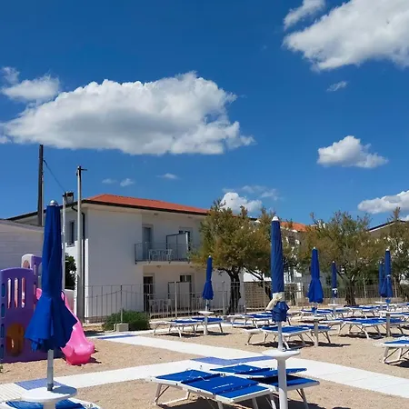 P312 Nr 104 Trilocale Sul Mare Con Ombrellone In Prima Fila *