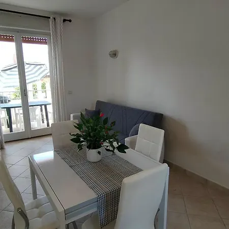 Semesterbostad P312 Nr 104 Trilocale Sul Mare Con Ombrellone In Prima Fila Marcelli