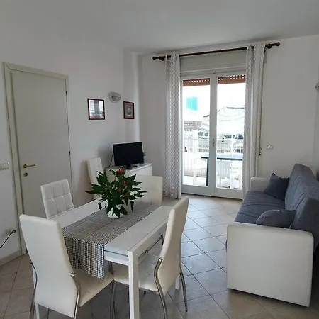 P312 Nr 104 Trilocale Sul Mare Con Ombrellone In Prima Fila Holiday home