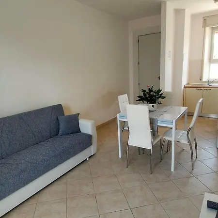 P312 Nr 104 Trilocale Sul Mare Con Ombrellone In Prima Fila Semesterbostad *