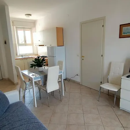 P312 Nr 104 Trilocale Sul Mare Con Ombrellone In Prima Fila *