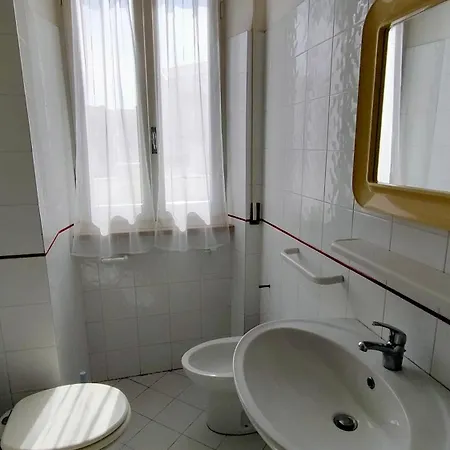 P312 Nr 104 Trilocale Sul Mare Con Ombrellone In Prima Fila Semesterbostad Marcelli