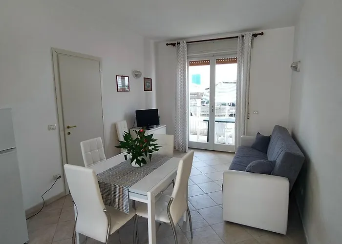 P312 Nr 104 Trilocale Sul Mare Con Ombrellone In Prima Fila Holiday home