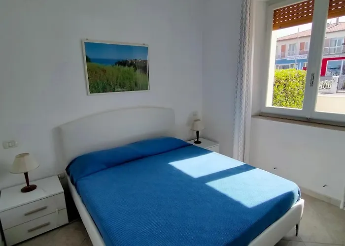 Holiday home P312 Nr 104 Trilocale Sul Mare Con Ombrellone In Prima Fila